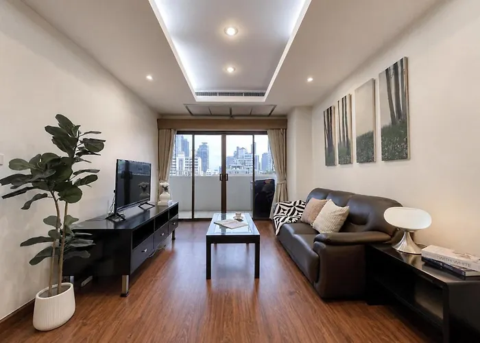 公寓 Near Bts L Spacious 57 Sqm L Work-friendly 曼谷