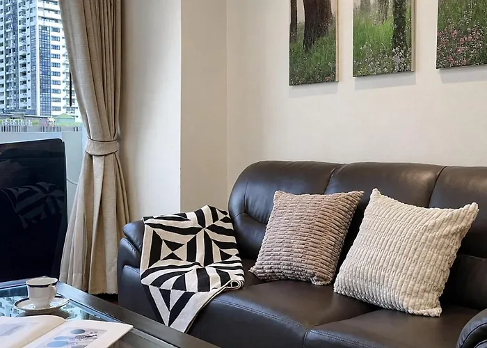 Near Bts L Spacious 57 Sqm L Work-friendly * 曼谷