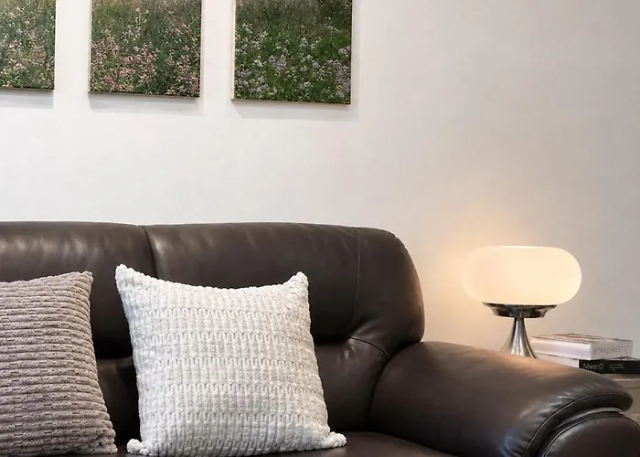 公寓 Near Bts L Spacious 57 Sqm L Work-friendly 曼谷