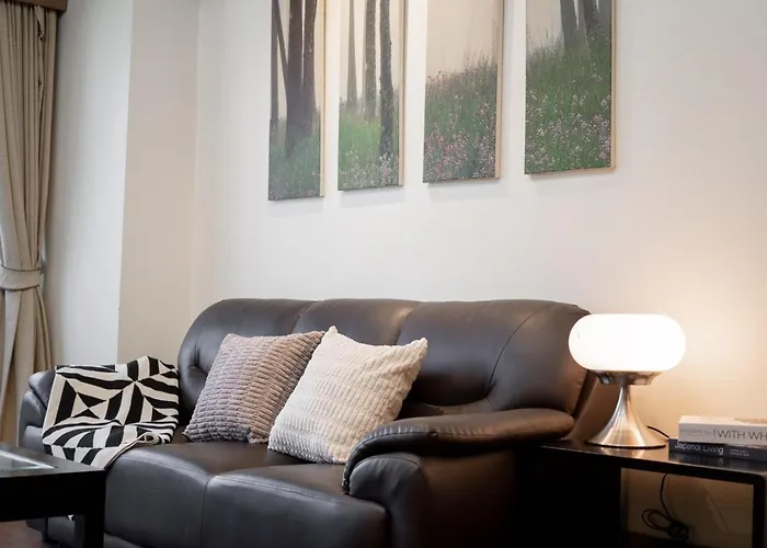 Near Bts L Spacious 57 Sqm L Work-friendly 公寓 曼谷