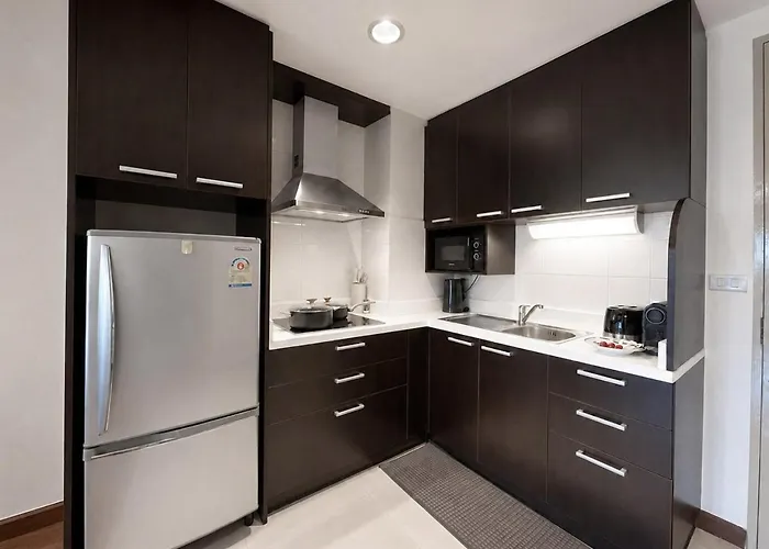 Near Bts L Spacious 57 Sqm L Work-friendly 公寓 曼谷