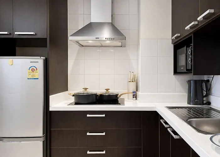 公寓 Near Bts L Spacious 57 Sqm L Work-friendly 曼谷