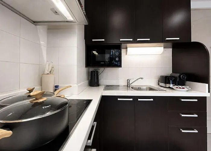 Near Bts L Spacious 57 Sqm L Work-friendly * 曼谷
