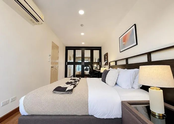 Near Bts L Spacious 57 Sqm L Work-friendly 曼谷