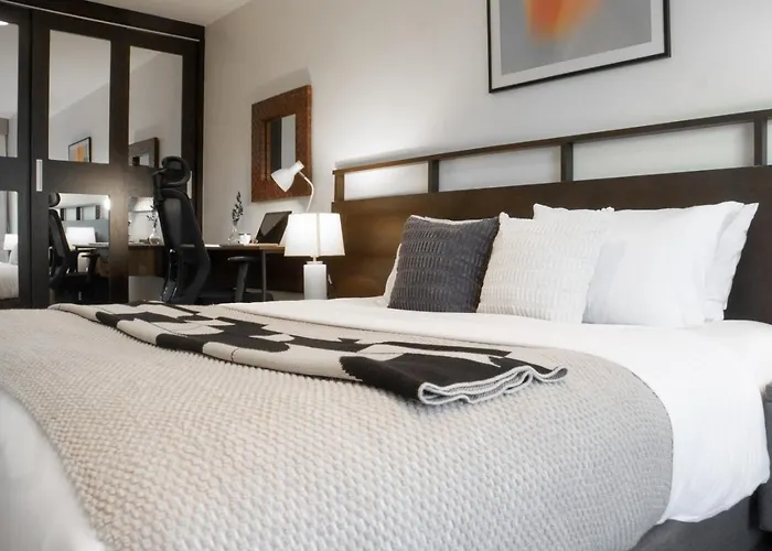 Near Bts L Spacious 57 Sqm L Work-friendly 公寓 曼谷