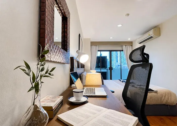 公寓 Near Bts L Spacious 57 Sqm L Work-friendly